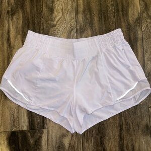 Lululemon athletica hotty hot 2.5” inseam shorts